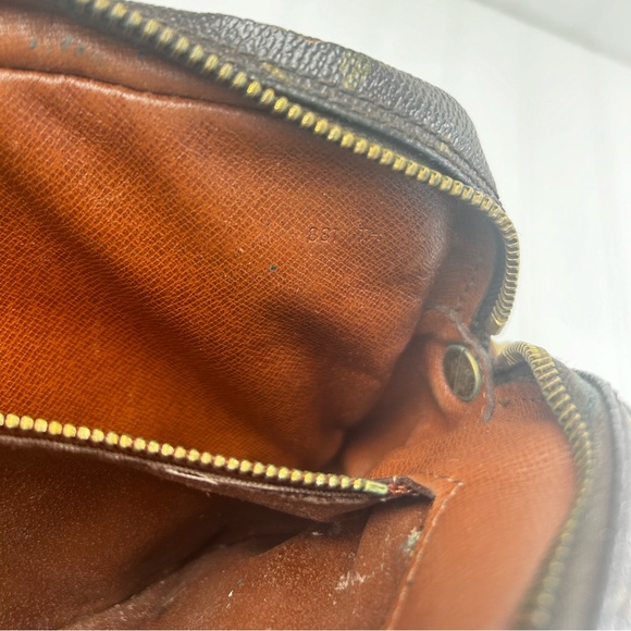 Louis Vuitton
Marly Dragonne GM Clutch Bag - Picture 14 of 14